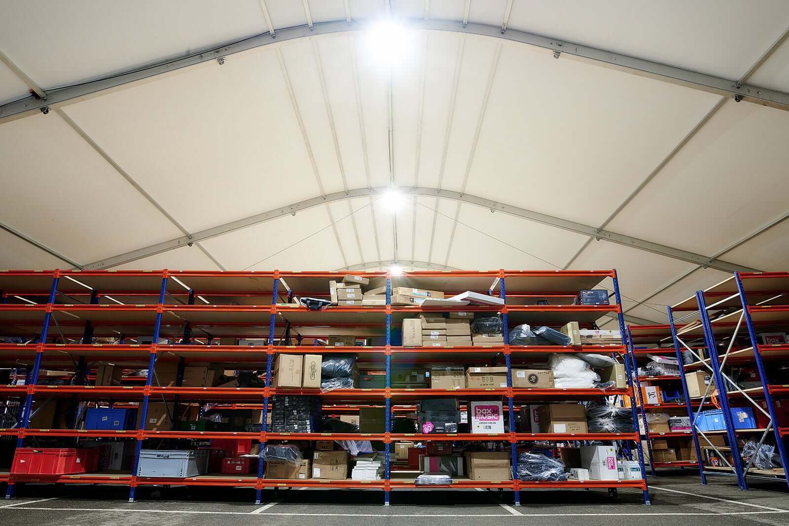 Stellingen in tenthal voor spoedreparaties van Bax Music