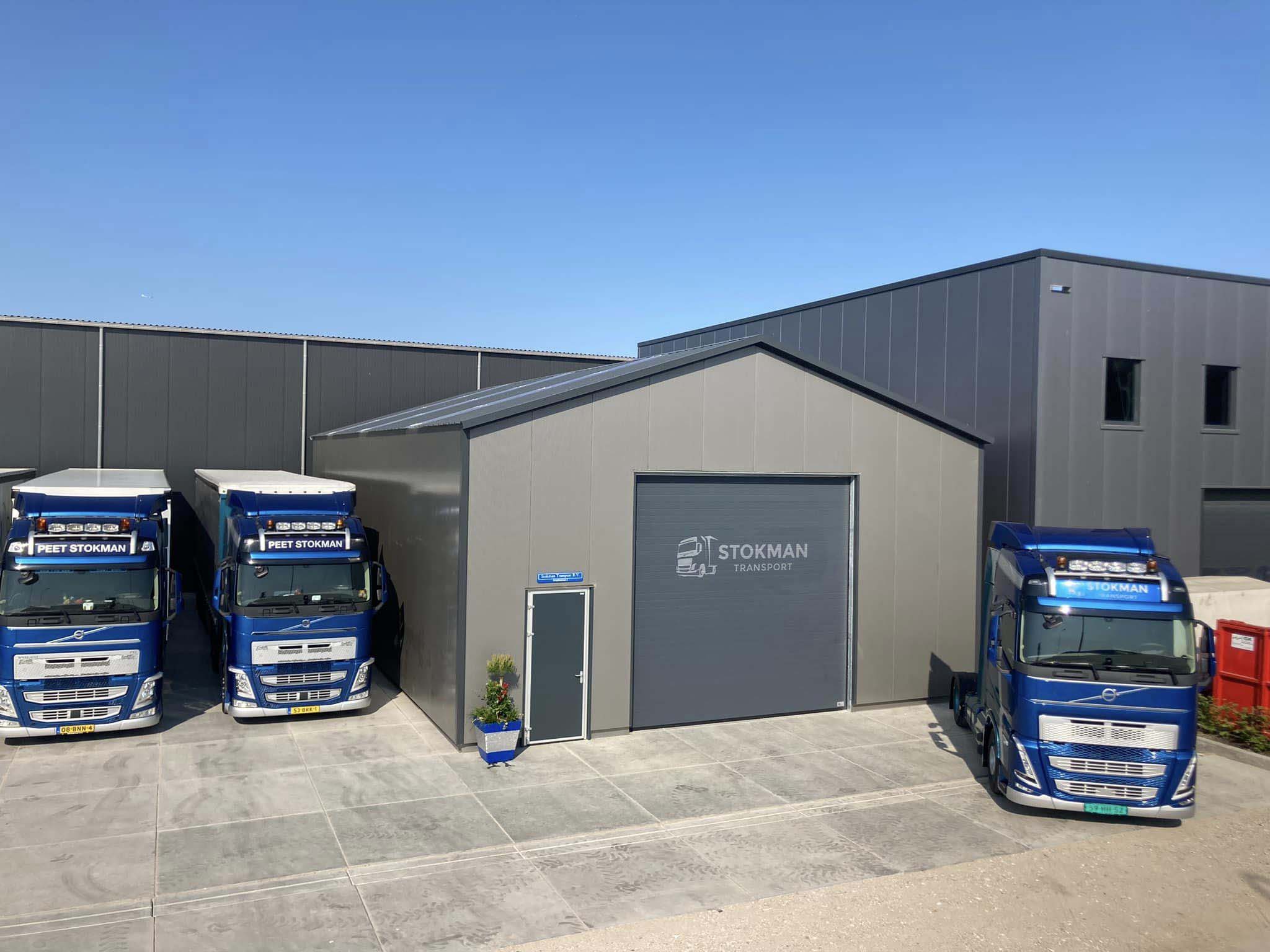 Trucks at Flexhal on the Stokman Transport site
