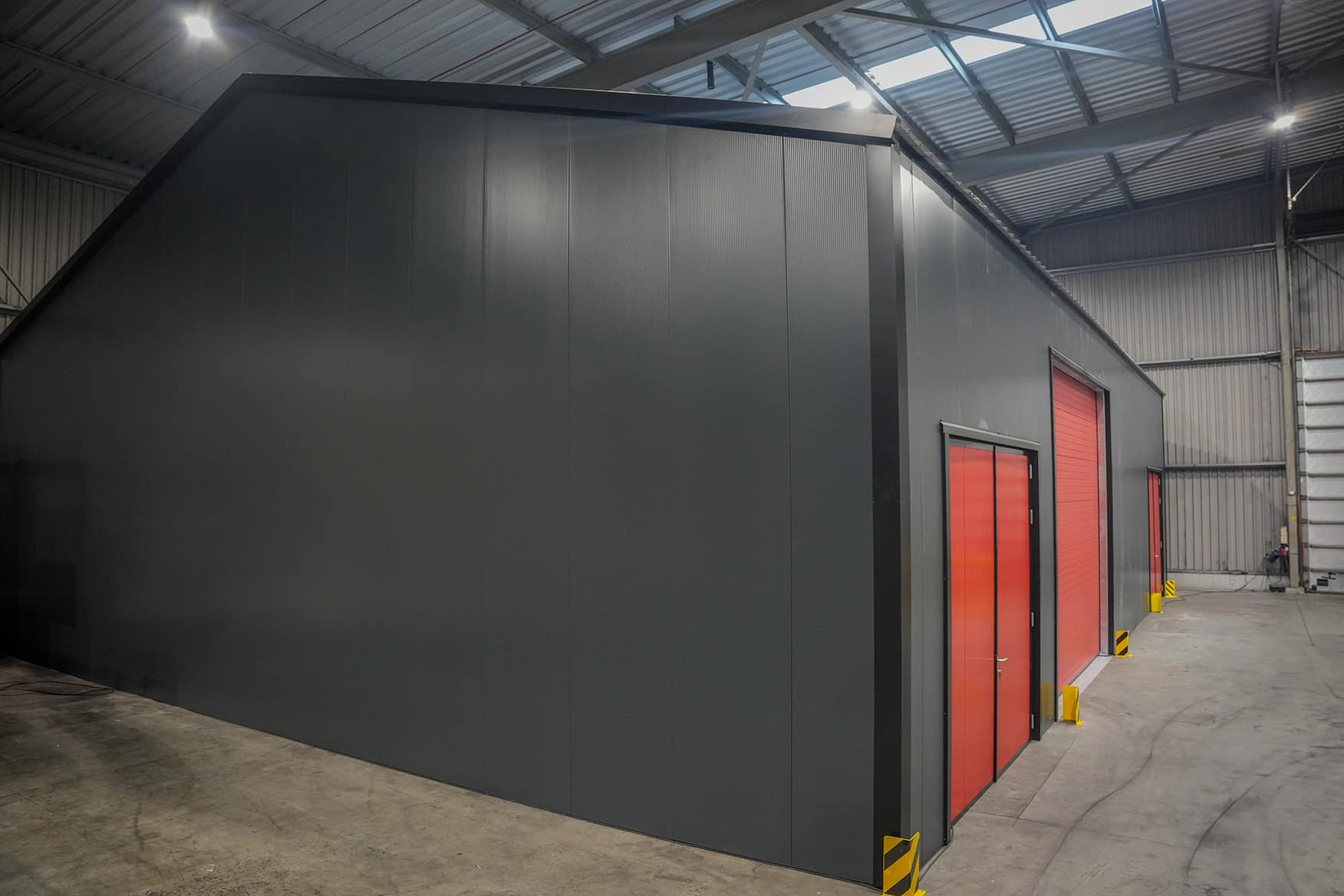 Flexhal met zwart zetwerk afgewerkt voor Seaway7