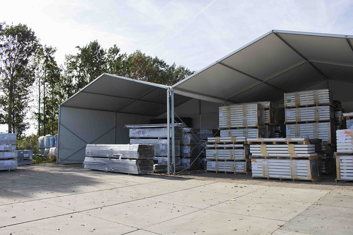 Open gevels en geschakelde tenthallen voor Foreco Houtconstructie