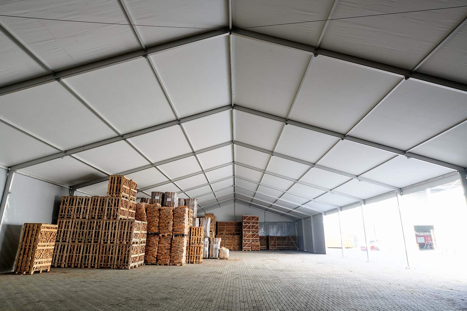 Opslagtent voor Golden Flame International