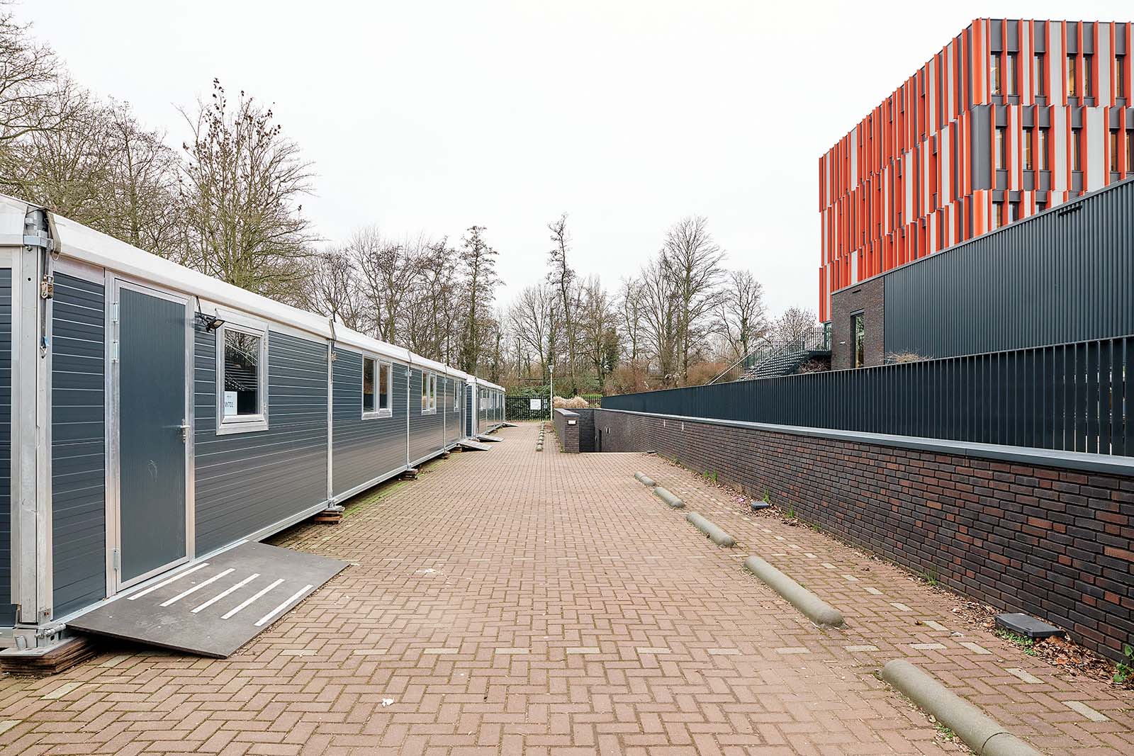 Hout- en meubeleringscollege - Noodlokalen - buitenkant2