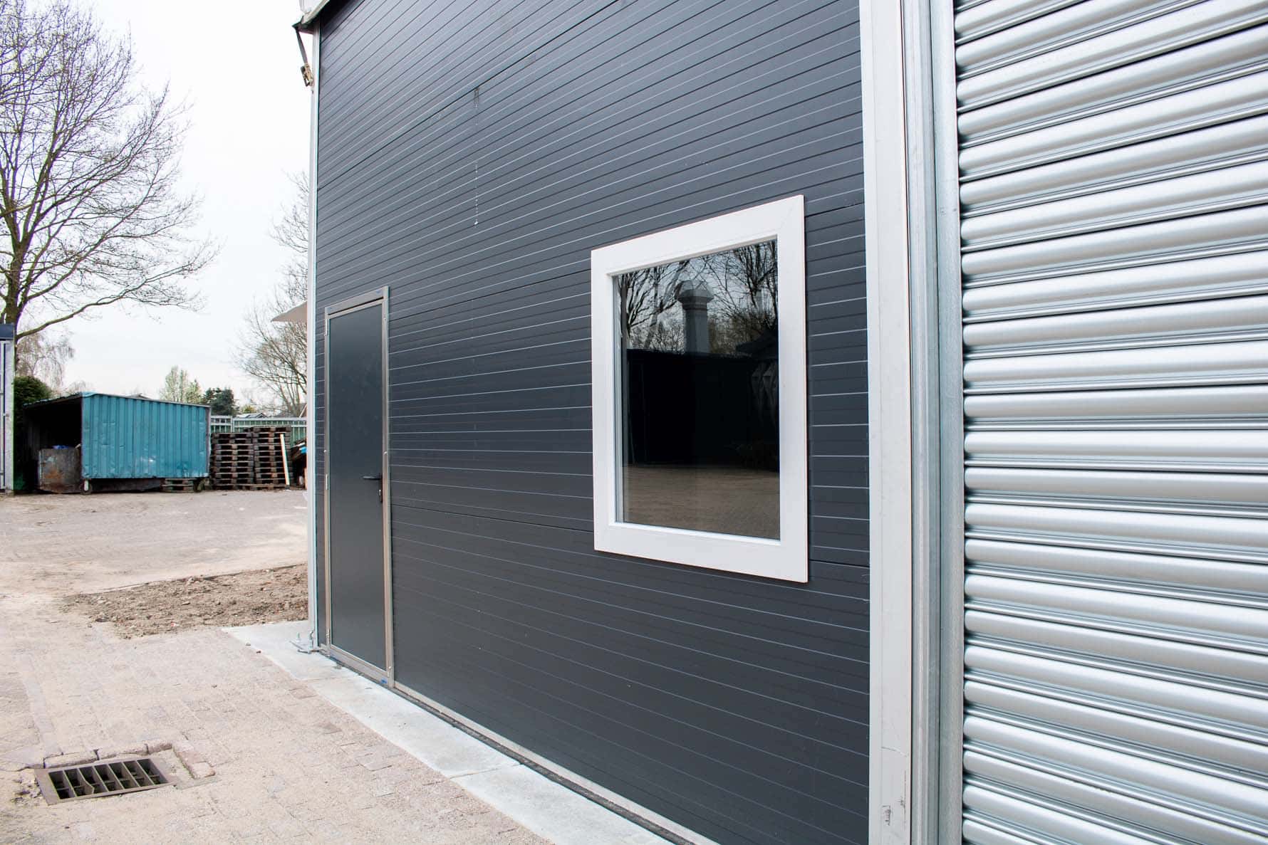 Raam in tenthal voor Van Ginkel Trucks