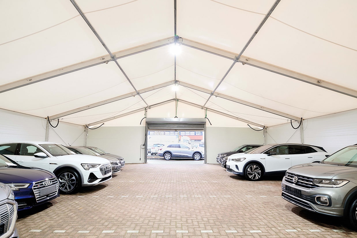 Ingang tijdelijke fotostudio auto's voor Munstad De Meern