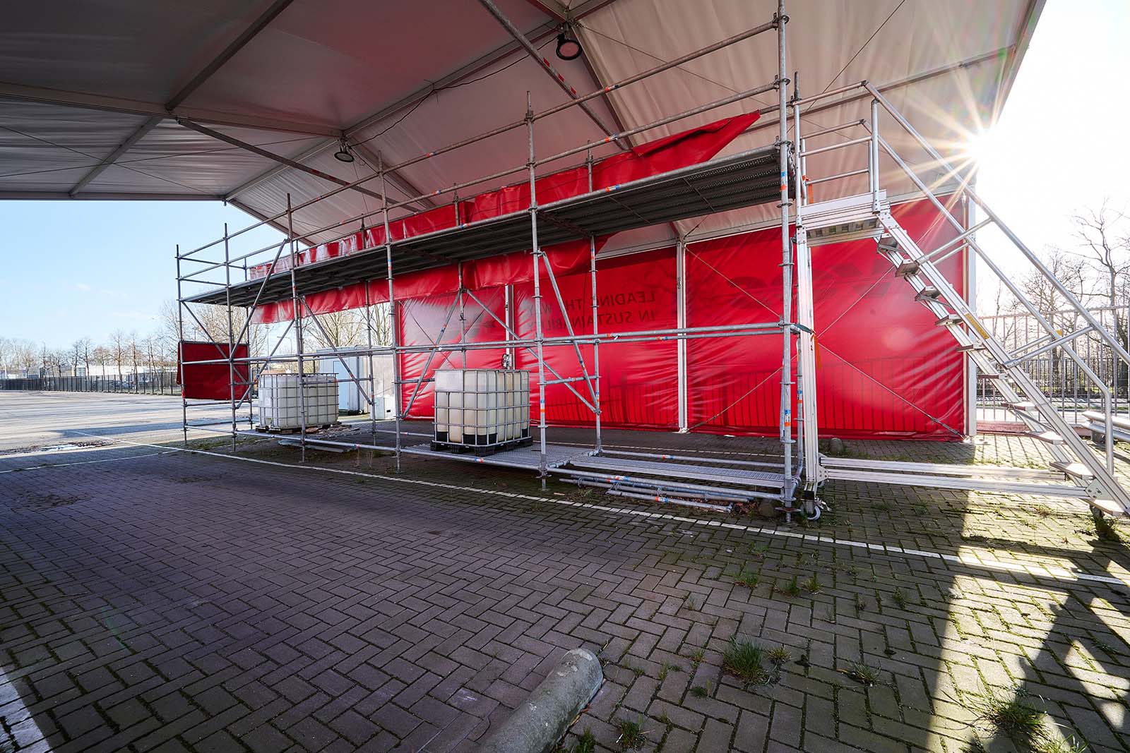 Binnenkant overkapping voor Vos Transport