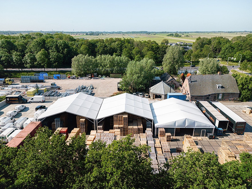 3 tenthallen op terrein van Rietveld Pallets