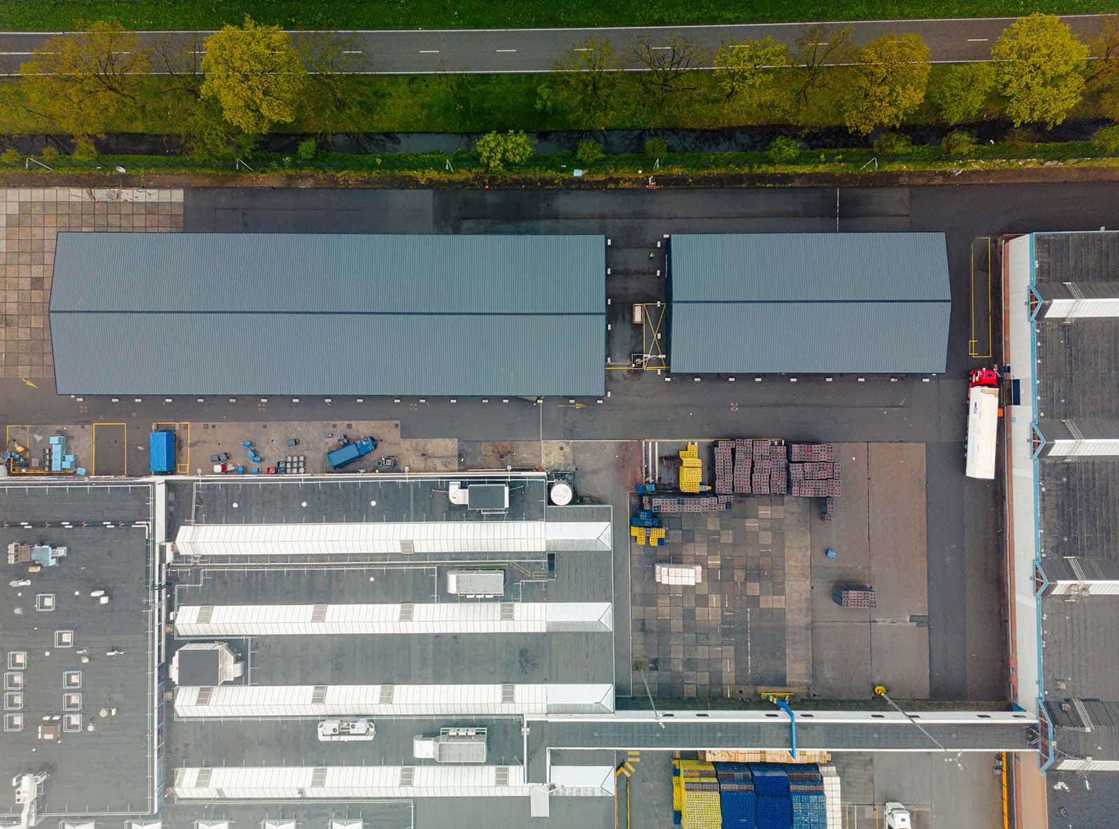 Bovenaanzicht van de twee Flexhallen bij Vrumona