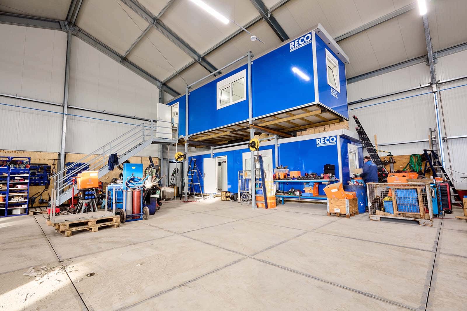 Bouwunites als kantoren in Flexhal Wemmers Transport