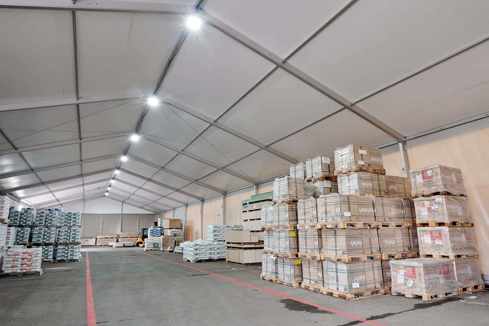 Drive thru in tenthal binnenkant Makro Machelen