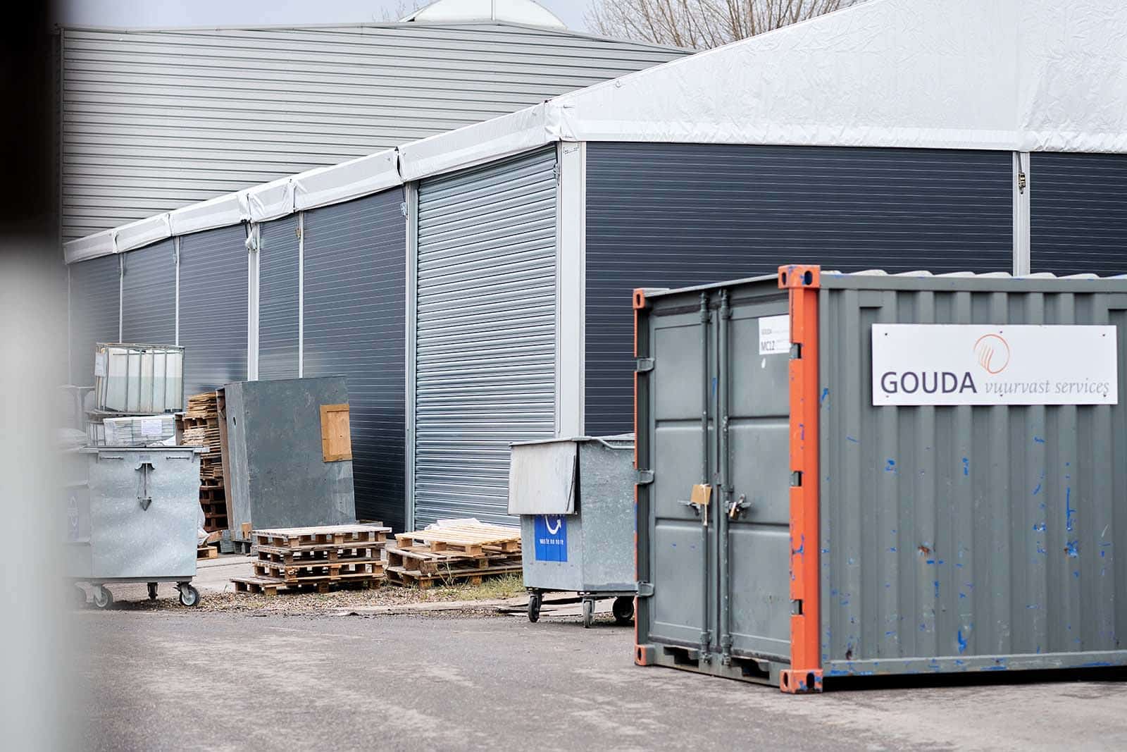 Elektrische roldeur in tenthal voor Gouda Vuurvast Services