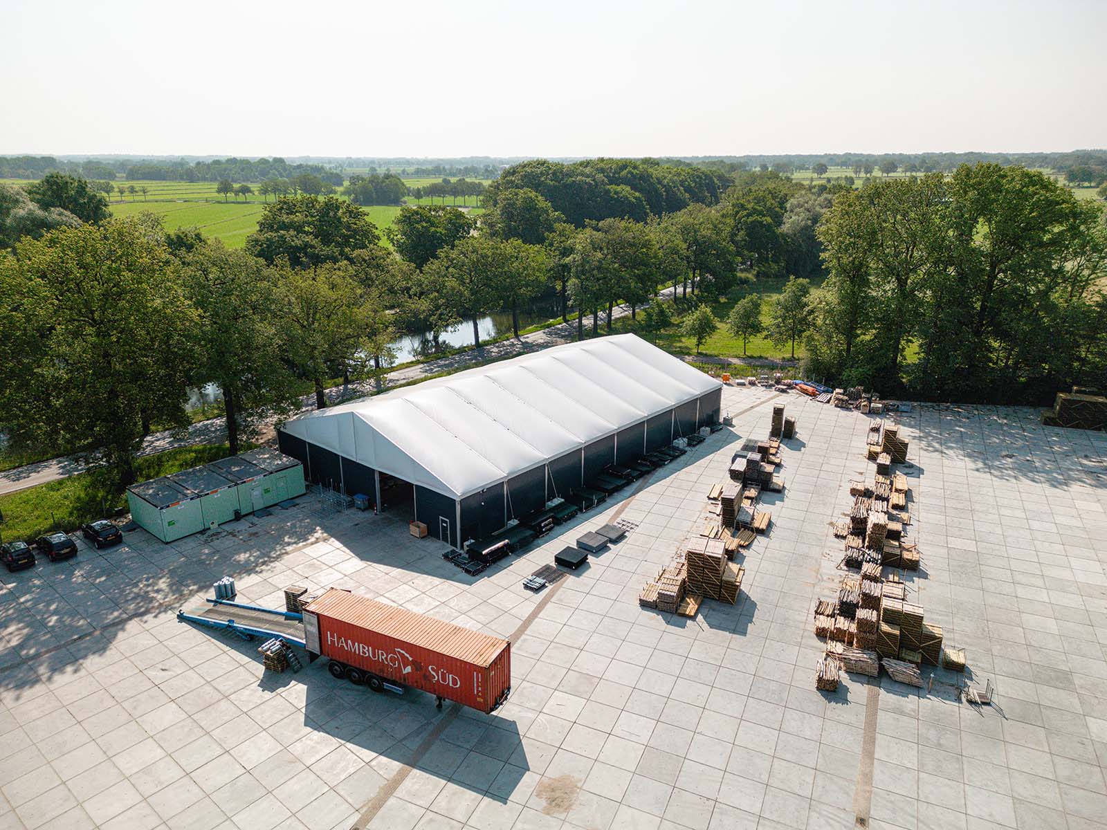 Fully insulated tent hall on the Giga Shops premises