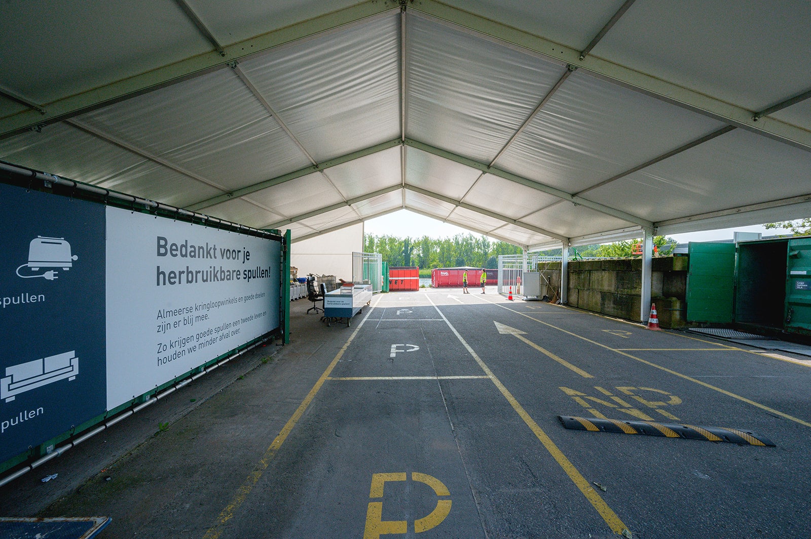 Overkapping voor drive thru inzamelingspunt Gemeente Almere