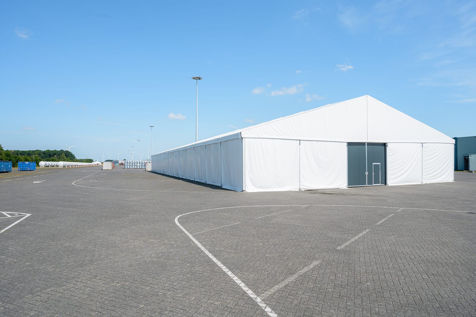 Ongeïsoleerde tenthal voor HUSA Logistics
