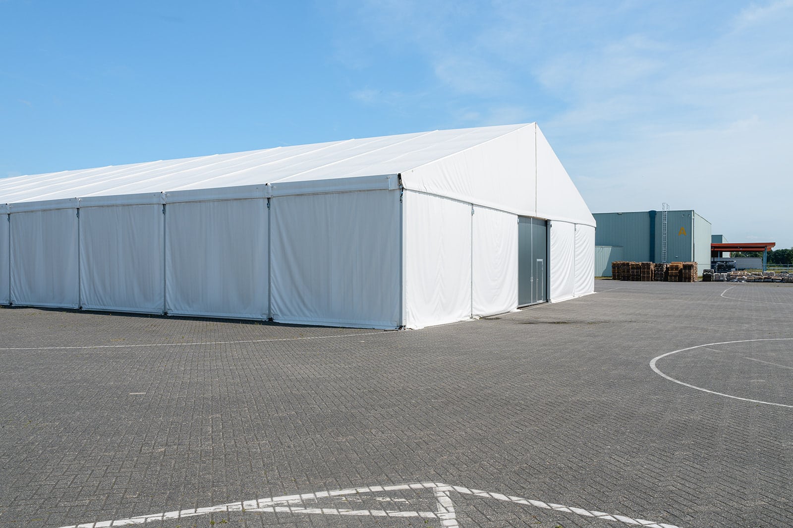 Ongeïsoleerde tenthal voor HUSA Logistics