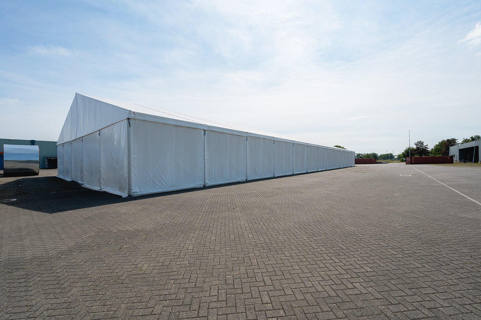 Ongeïsoleerde tenthal voor HUSA Logistics