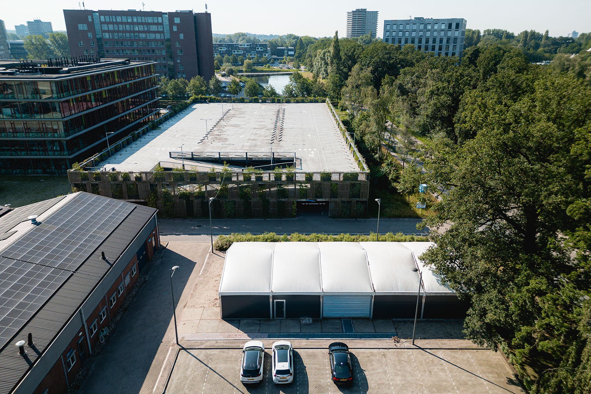 Volledig geïsoleerde tenthal op terrein van Wageningen University & Research